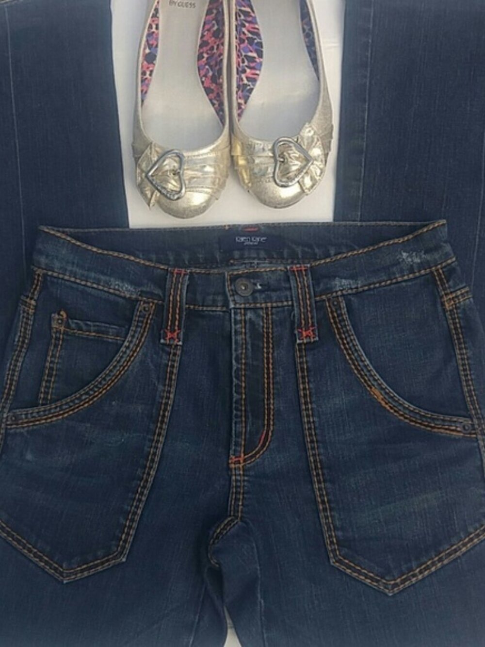 Karen Kane SZ 2 Boot Cut Dark Wash Factory Distressed Jean